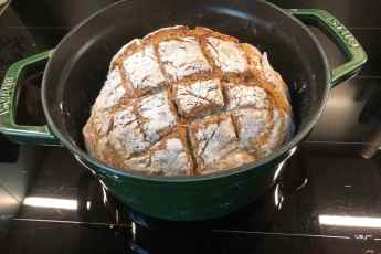 So gelingt das Brot backen an Bord