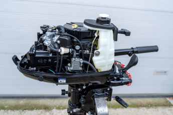 How to put the outboard motor into hibernation