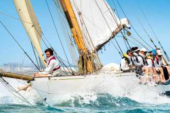 Gaffelkutter segelt nach Refit der Klassiker-Szene davon