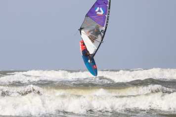 Radical, but challenging! Video test of the Starboard Ultra