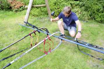 Hammer method for jammed masts