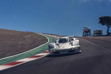 Einzelstück mit seinen Initialen