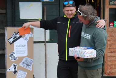 "Handing over the life's work to the right person" - Generation change at the surf school