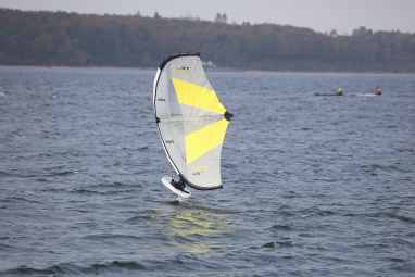 Upwind-360 when wingfoiling - two casual versions for practising