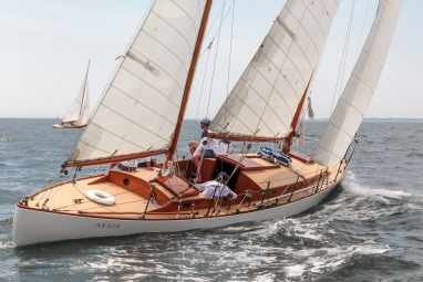 Die erste aus GFK gebaute Yacht