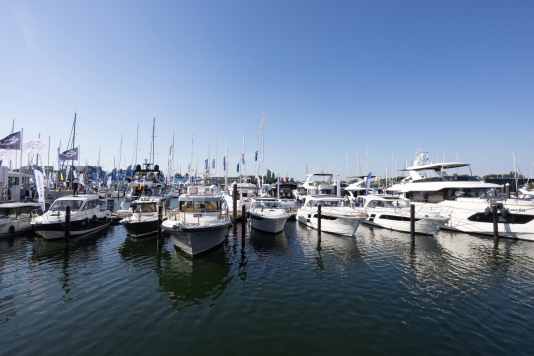 Plaisir et action à YACHT et BOOTE