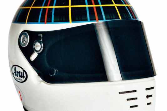 IM RÜCKSPIEGEL - Kennen Sie den noch? PORSCHE KLASSIK feiert die größten Rennfahrer und ihre Helme.