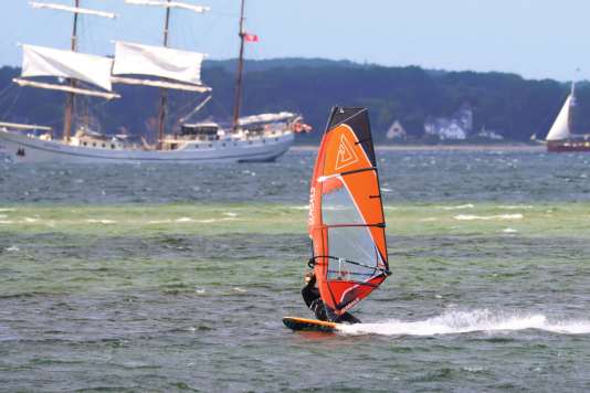 Die besten Windsurf-Spots von Kiel bis Weissenhaus