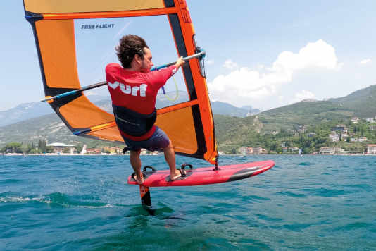 Starboard E-Type 2 1400 UCS in test - Heavy Lifter