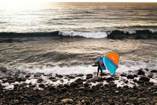 How to overcome the shorebreak when wingfoiling