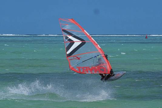 Severne Convert in the surf test