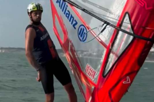 Duck Jibe on the iQFOiL - Cool Move by Kiran Badloe