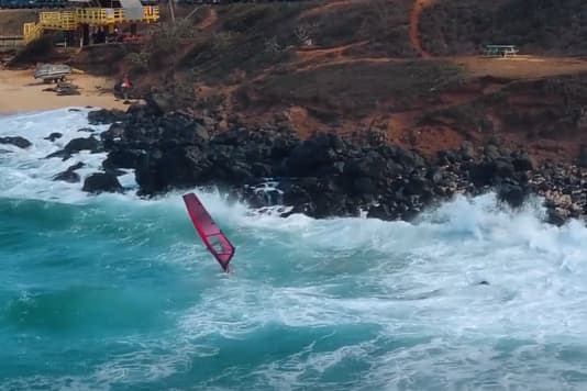 Tanz mit den Hookipa-Felsen