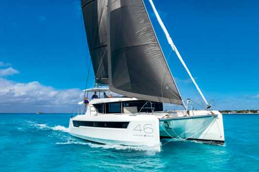 Hochwertiger und robuster Kat zeigt sich im YACHT-Test agil