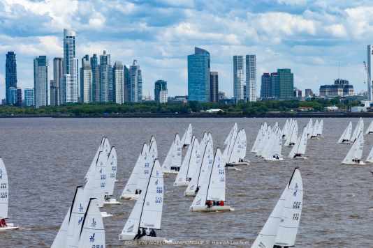 The first female world champion - Laura Grondin wins gold