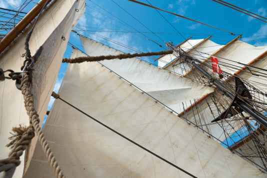 Auf Großsegler wird traditionelle Seemannschaft gelehrt