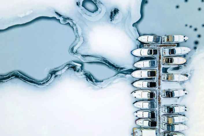 Überwintern im Wasser – so bleibt Ihr Liegeplatz eisfrei