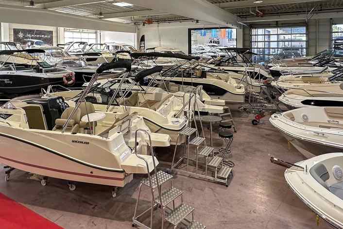 Over 150 boats at Late Night Shopping