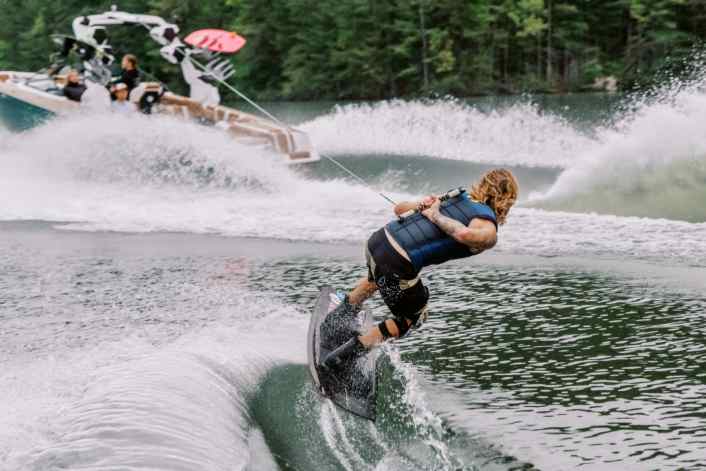 Eight criteria you should consider when buying a wakeboard