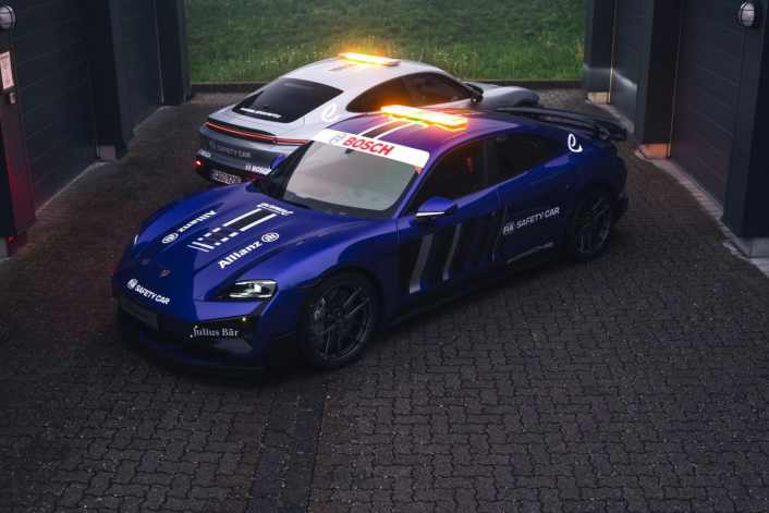 Porsche präsentiert zwei neue Formel-E-Safety-Cars