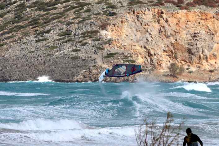 Windsurfen auf Kreta - der Ruf der Winterwellen