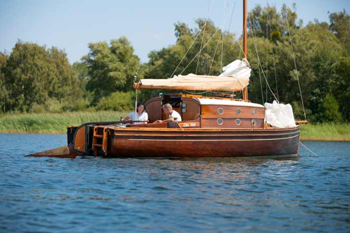 30 dinghy cruiser with lifting roof after radical refit