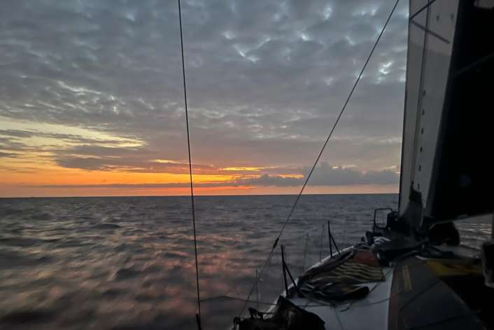 Sternklarer Himmel, null Wind – Flautenpoker für Burke und Fink