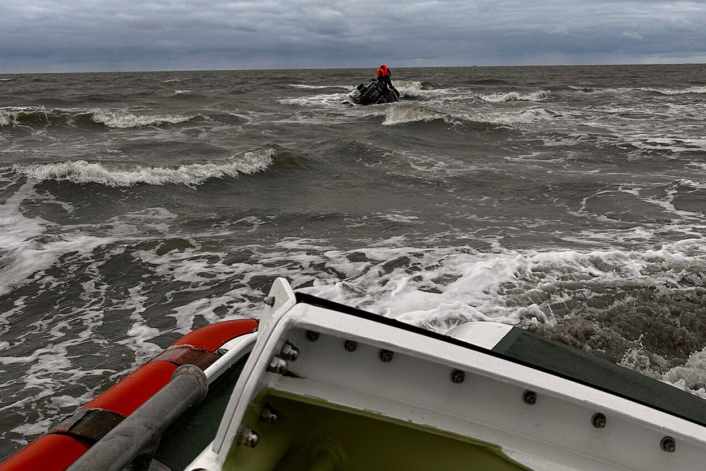 Opération de sauvetage dramatique dans l'étang entre Spiekeroog et Wangerooge