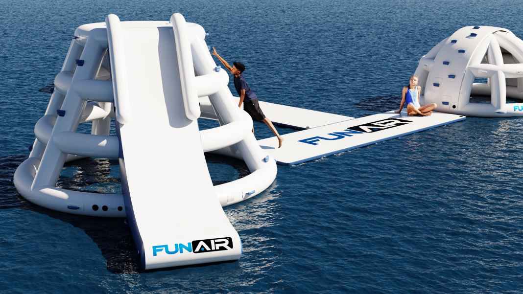 Lounge experience on the water