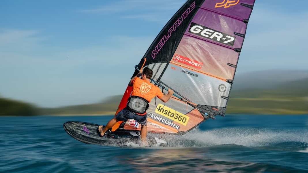 Are we seeing the fastest tack in the world?