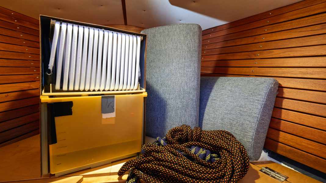 How dehumidifiers keep the boat dry
