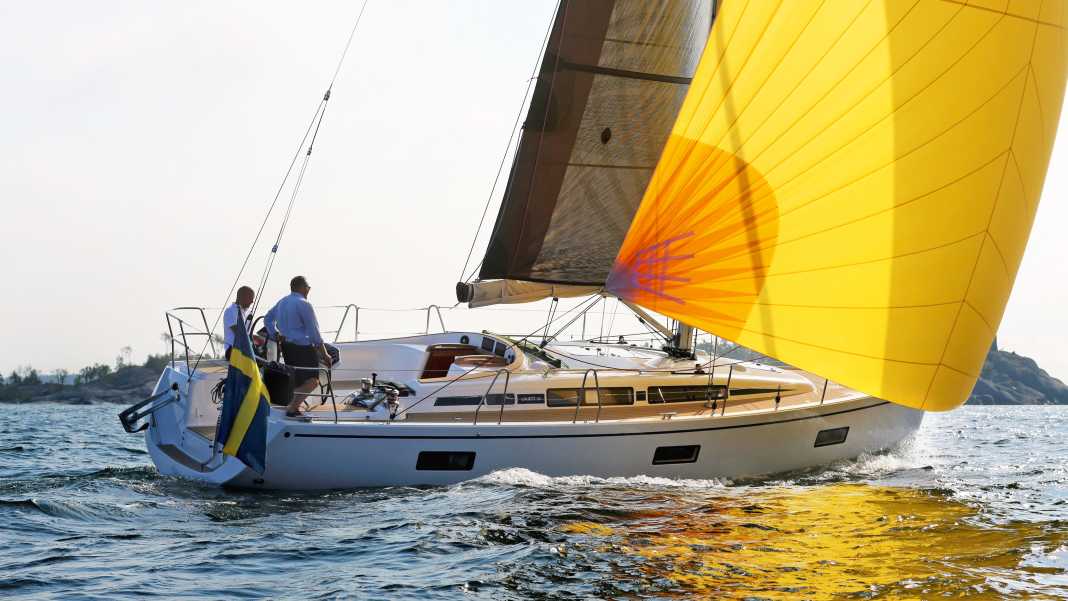 First impressions, fresh photos, nice details