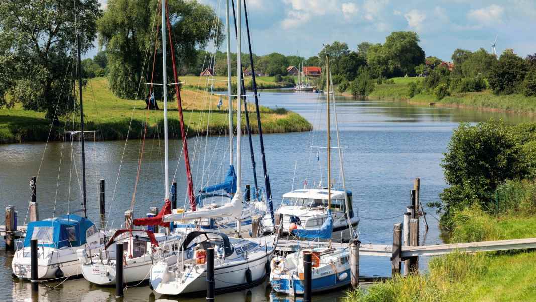 Binnentief Hooksiel ist ein Idyll im Grünen