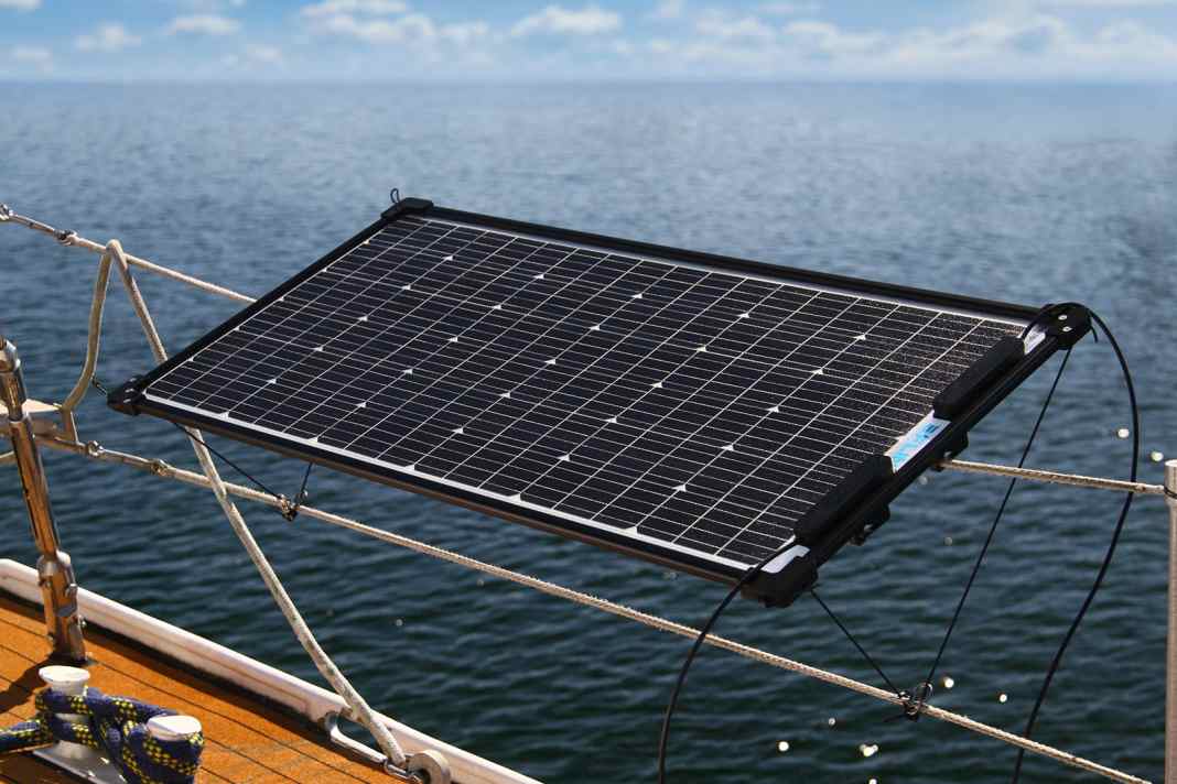 Solarstrom an der Reling – Gewinne das neue FLINrail+ MultiVolt 100W+ von FLIN solar