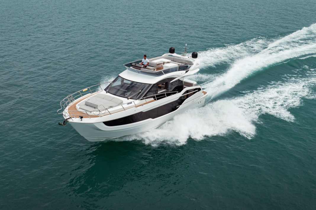 Comfortable cruising boat with plenty of space on board