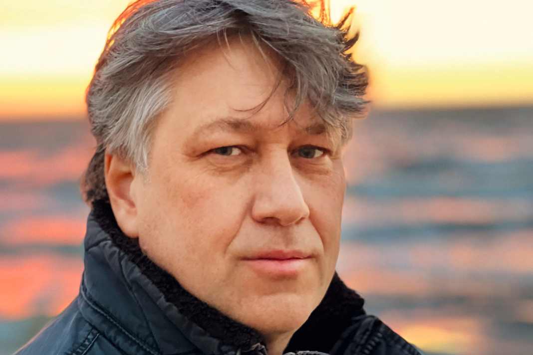 Klaus Schlösser über den Wandel der Seekarten - “Unaufhaltsamer Trend“