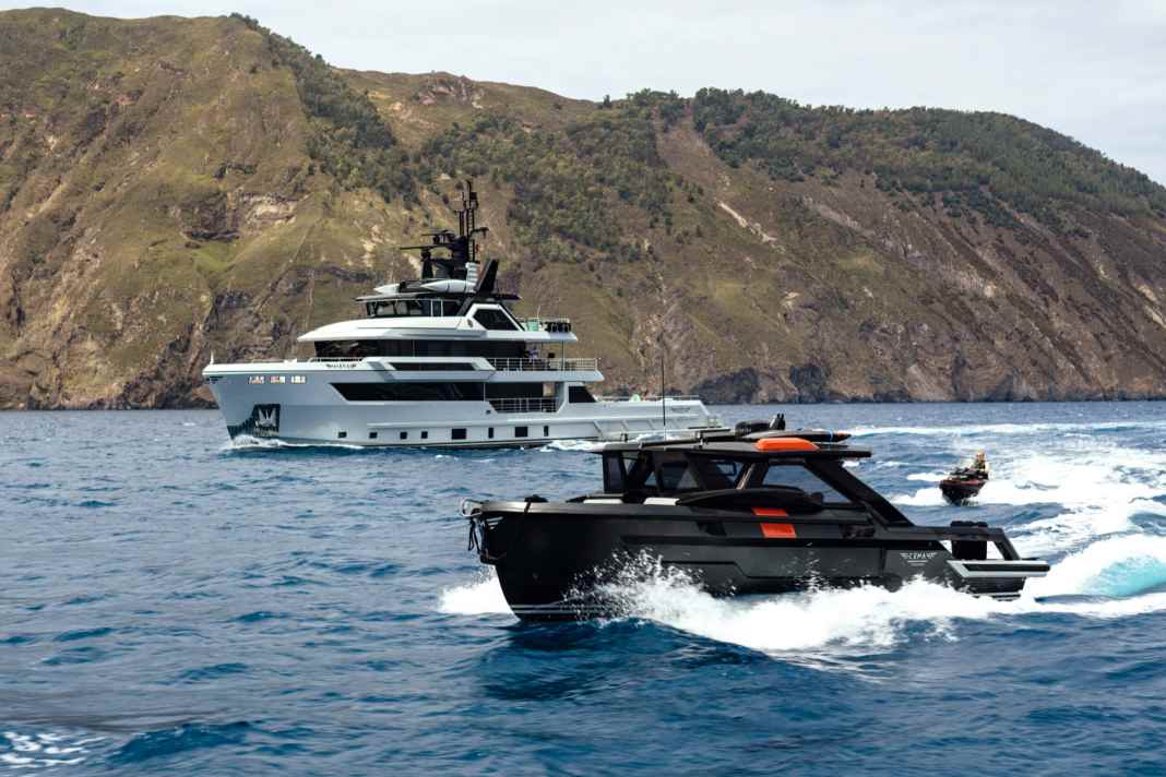 Auf 44-Meter-Explorer in 2.500 Tagen um die Welt
