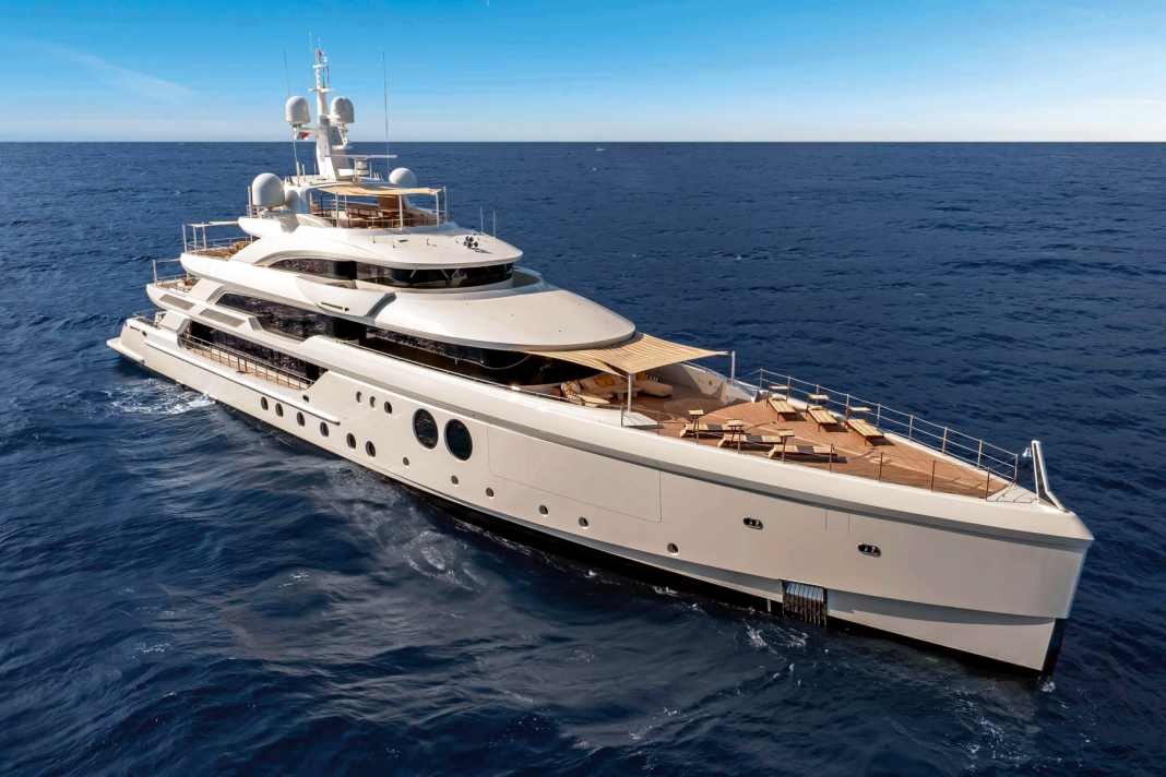 Parallels to a ghost on board the 67-metre Benetti
