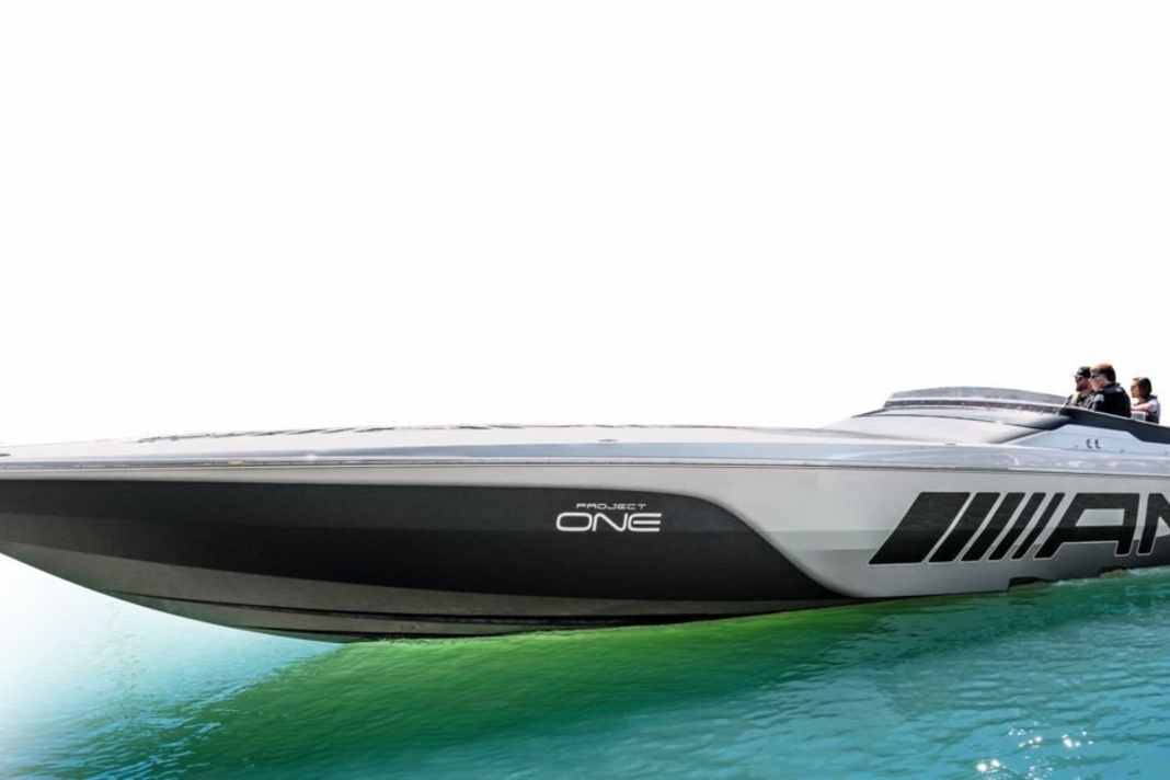 Cigarette Racing 515 Project ONE - High-tech racer