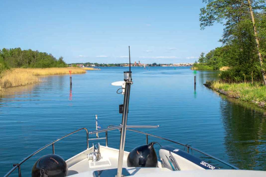 All about the region - the Mecklenburg Lake District by motorboat - Register now!