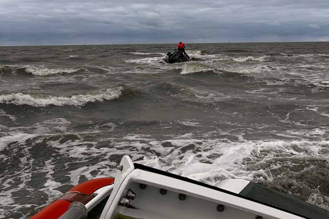 Marineflieger retten Schiffbrüchige aus Seenot