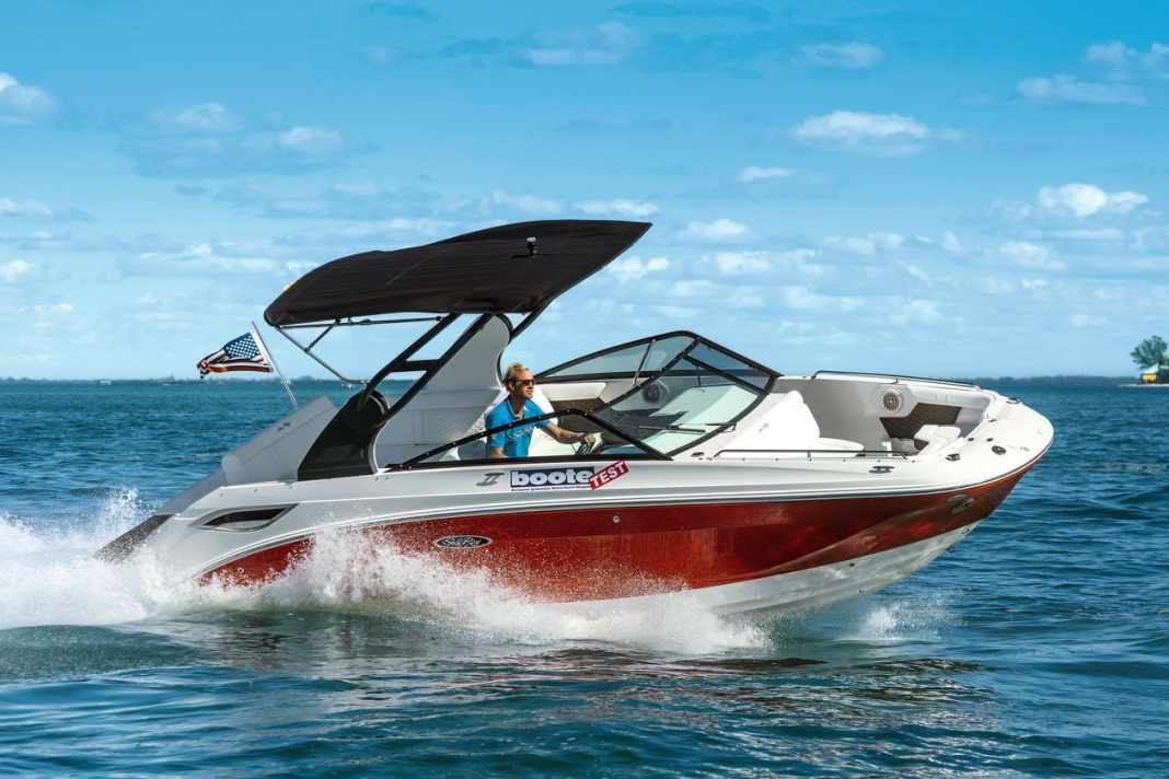 Sea Ray SDX 250 - Space Ship