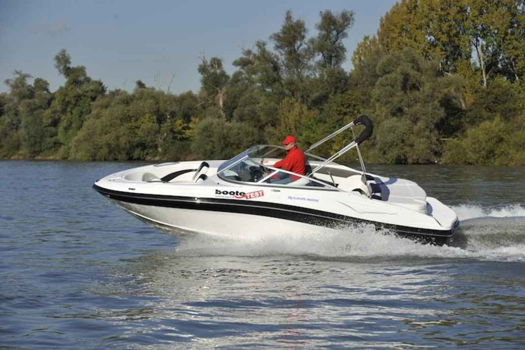 Rinker Captiva 216