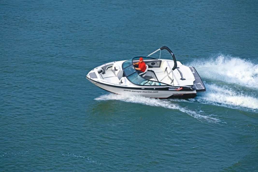 Monterey 218 Super Sport - The Monterey 218 SS from the USA