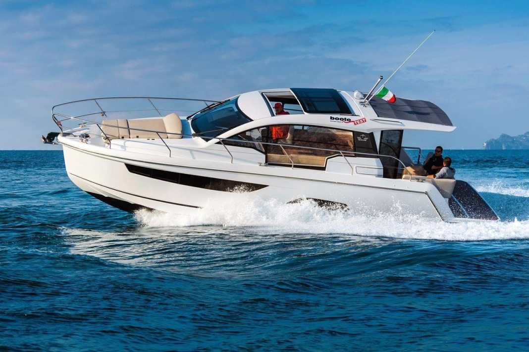 Sealine C330 - Frischer Wind aus Norden