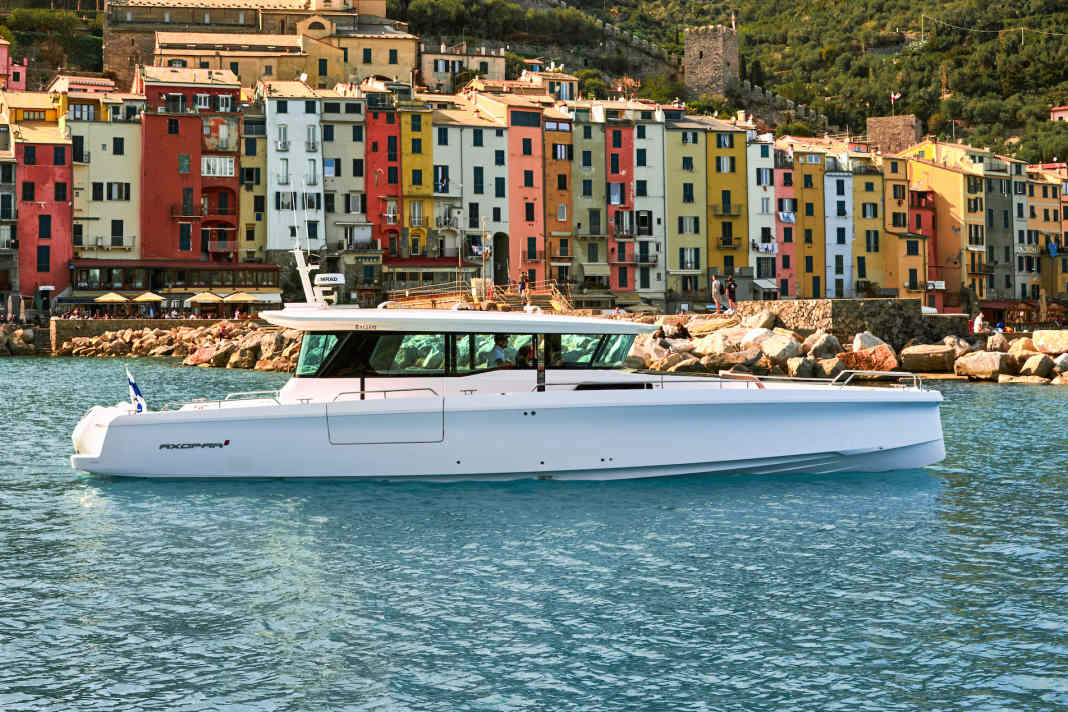 Weltpremiere der neuen Axopar 45