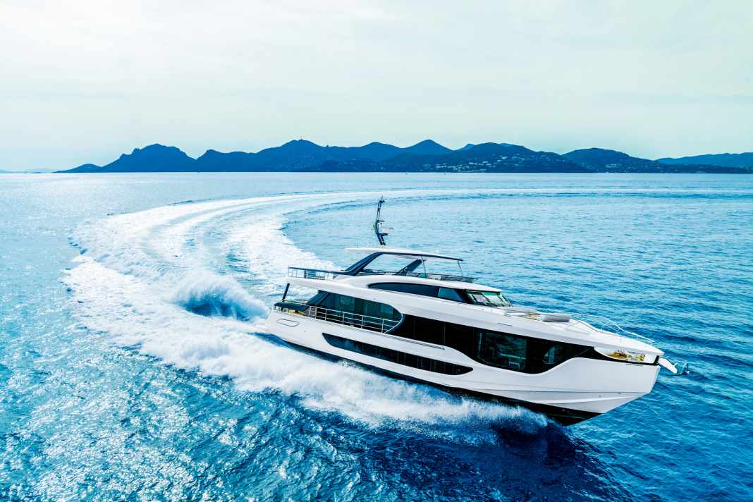 Azimut installiert ZF-Antrieb auf Grande 26M