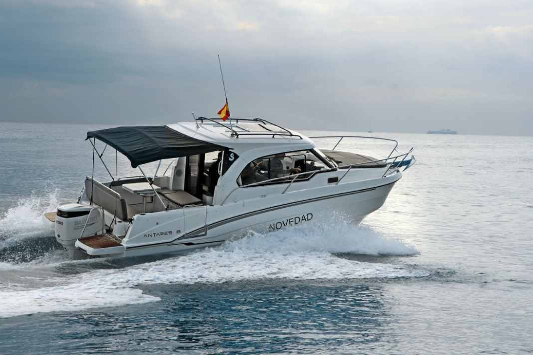 Beneteau Antares 8 OB