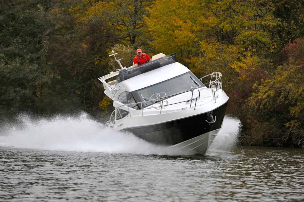 Galeon 340 Fly