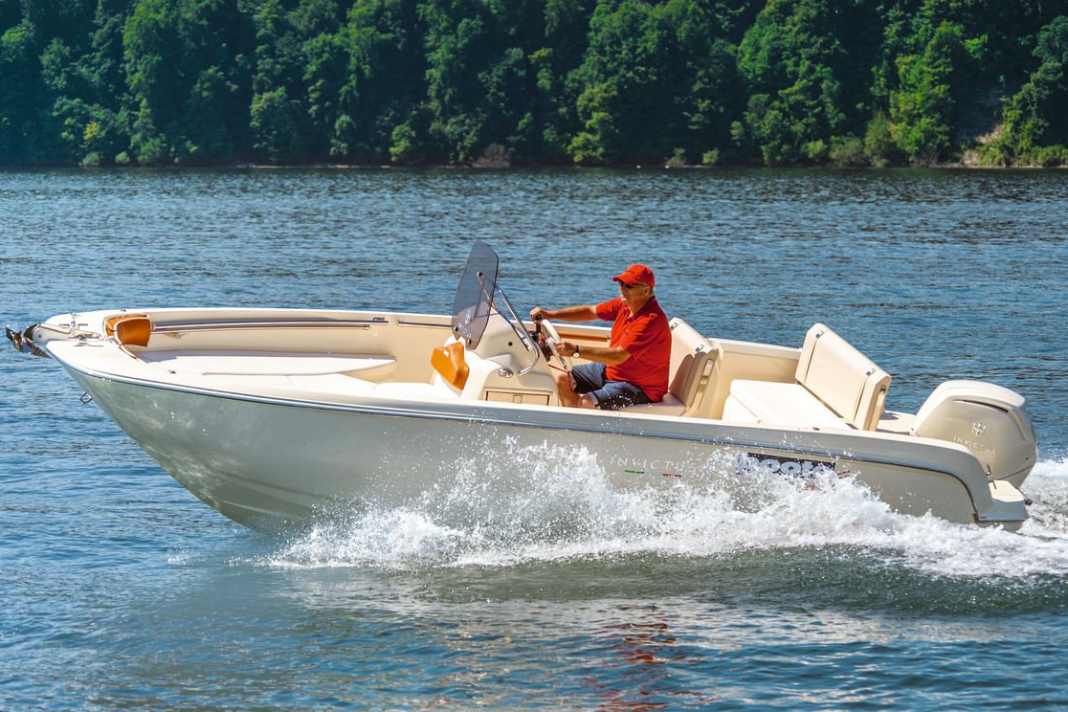Invictus 190 FX - Sound in sound